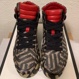 Gucci GG Supreme Caleido Bar Brown Black Zipper